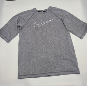 Nike boys' UPF 40+ rashguard size L